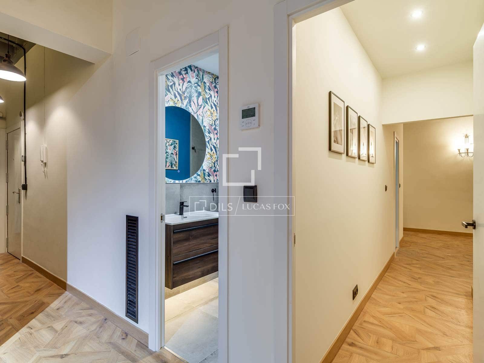 3 bedroom Apartment for sale in Barcelona city - € 590,000 (Ref: 9696864)