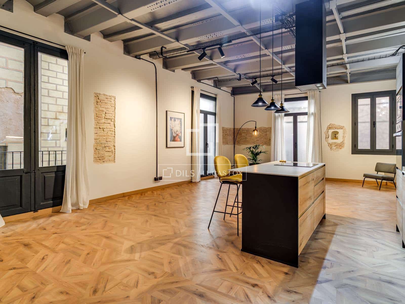 3 bedroom Apartment for sale in Barcelona city - € 590,000 (Ref: 9696864)