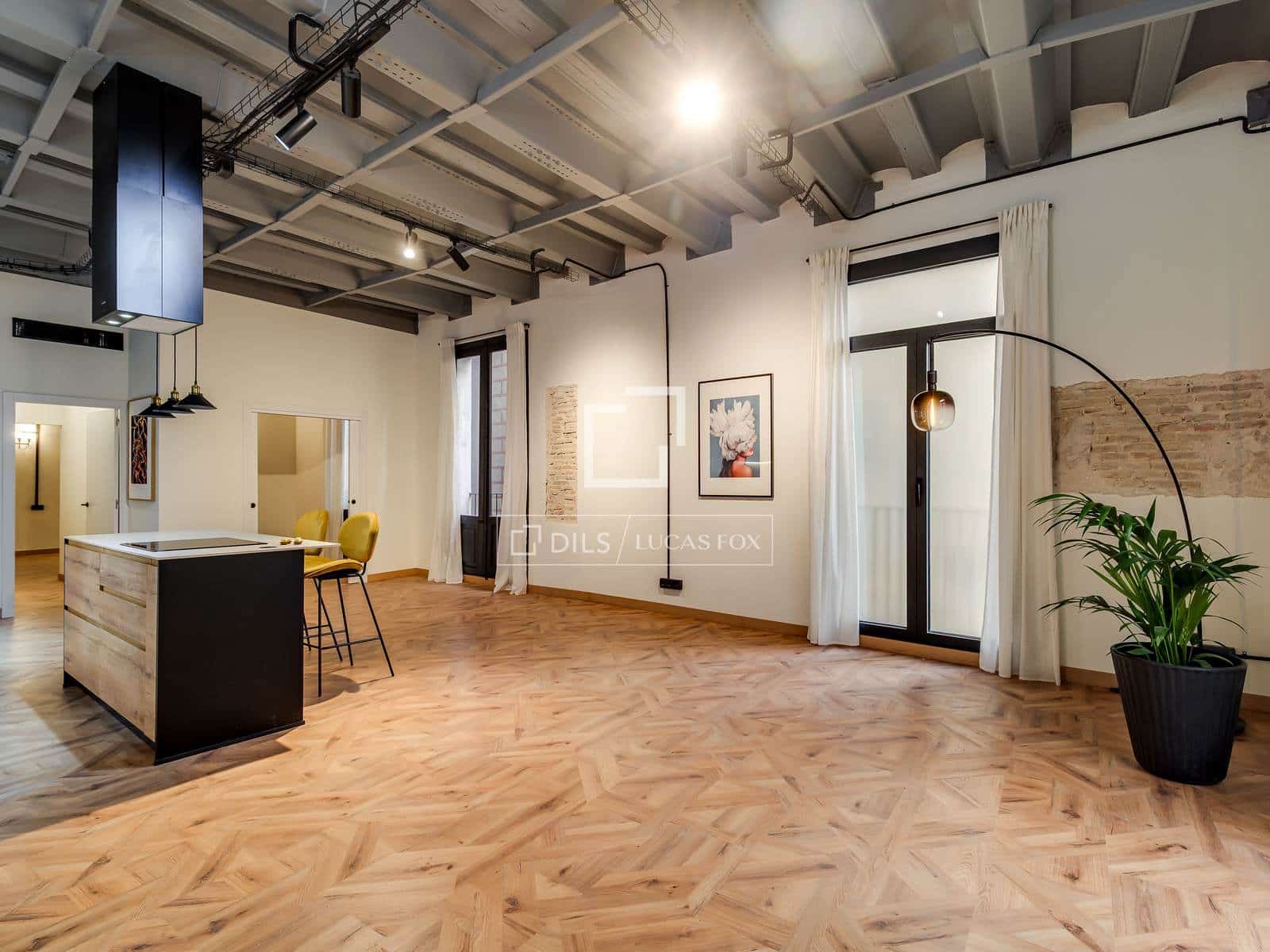 3 bedroom Apartment for sale in Barcelona city - € 590,000 (Ref: 9696864)