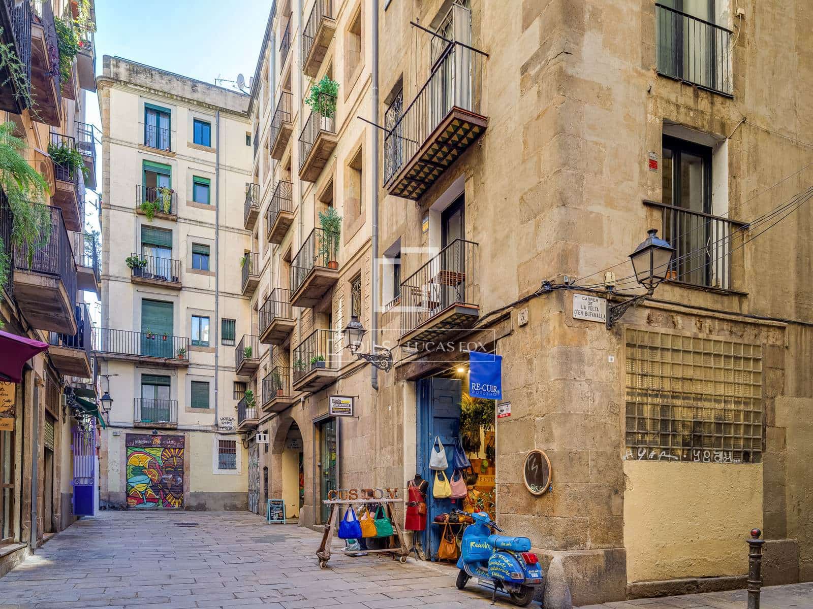 3 bedroom Apartment for sale in Barcelona city - € 590,000 (Ref: 9696864)