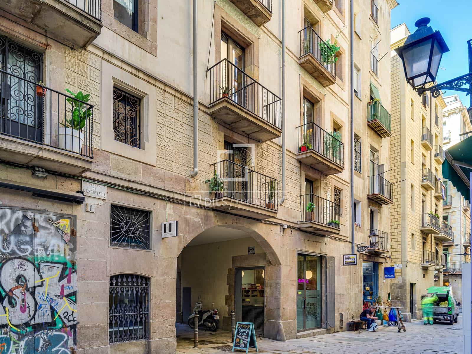 3 bedroom Apartment for sale in Barcelona city - € 590,000 (Ref: 9696864)