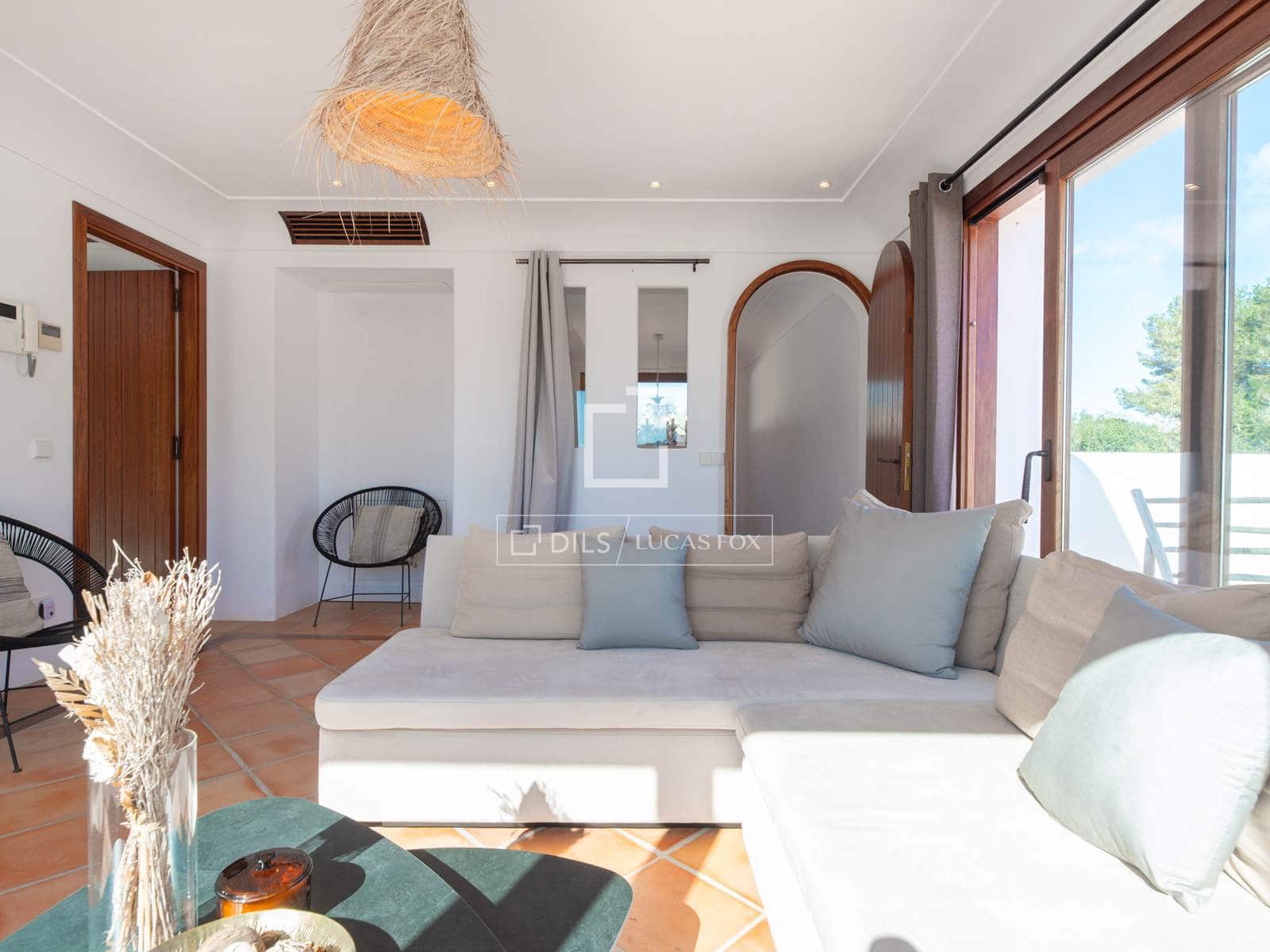 5 bedroom Villa for sale in Nuestra Senora de Jesus with pool garage - € 8,200,000 (Ref: 9696867)