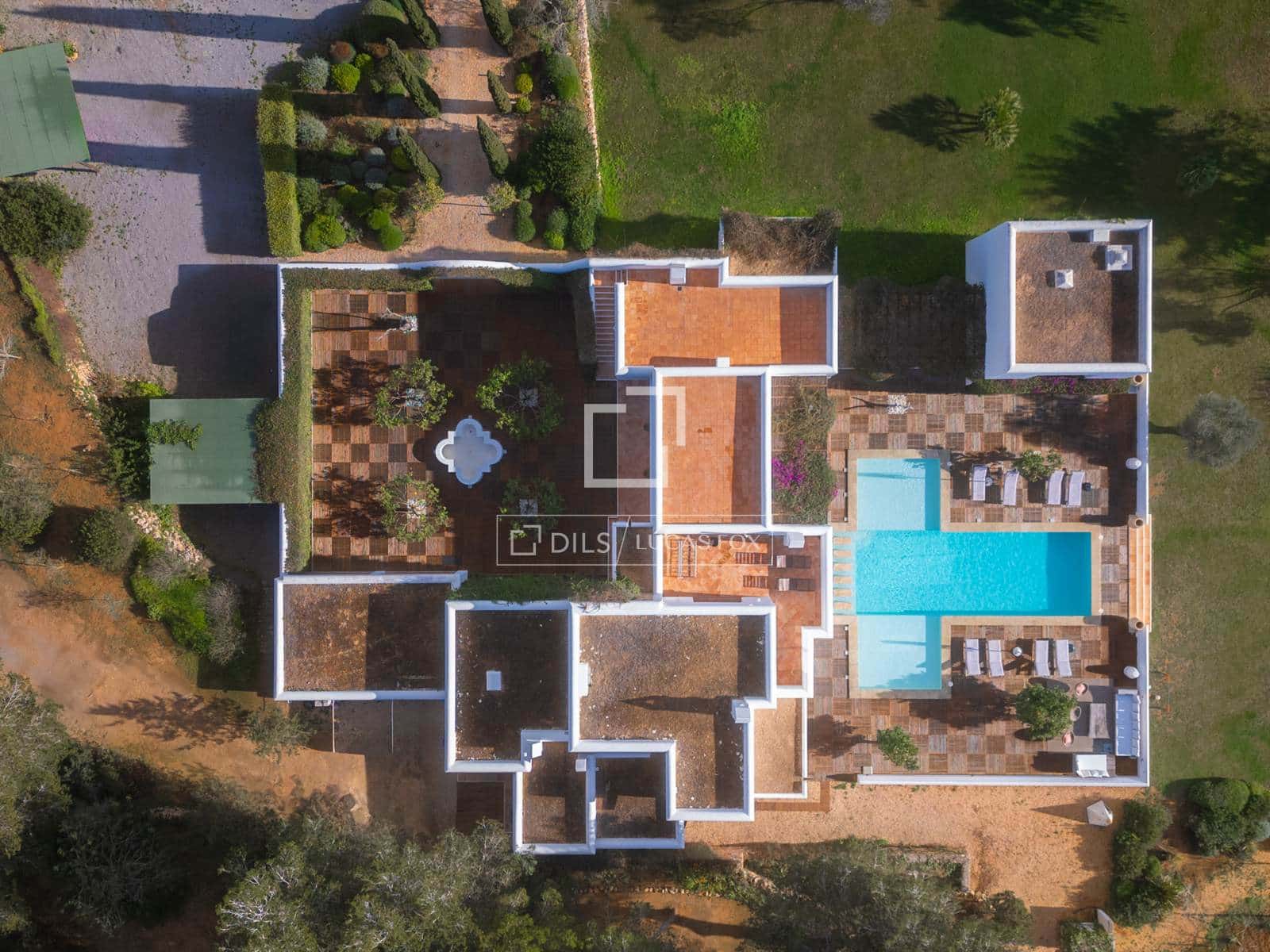 5 bedroom Villa for sale in Nuestra Senora de Jesus with pool garage - € 8,200,000 (Ref: 9696867)