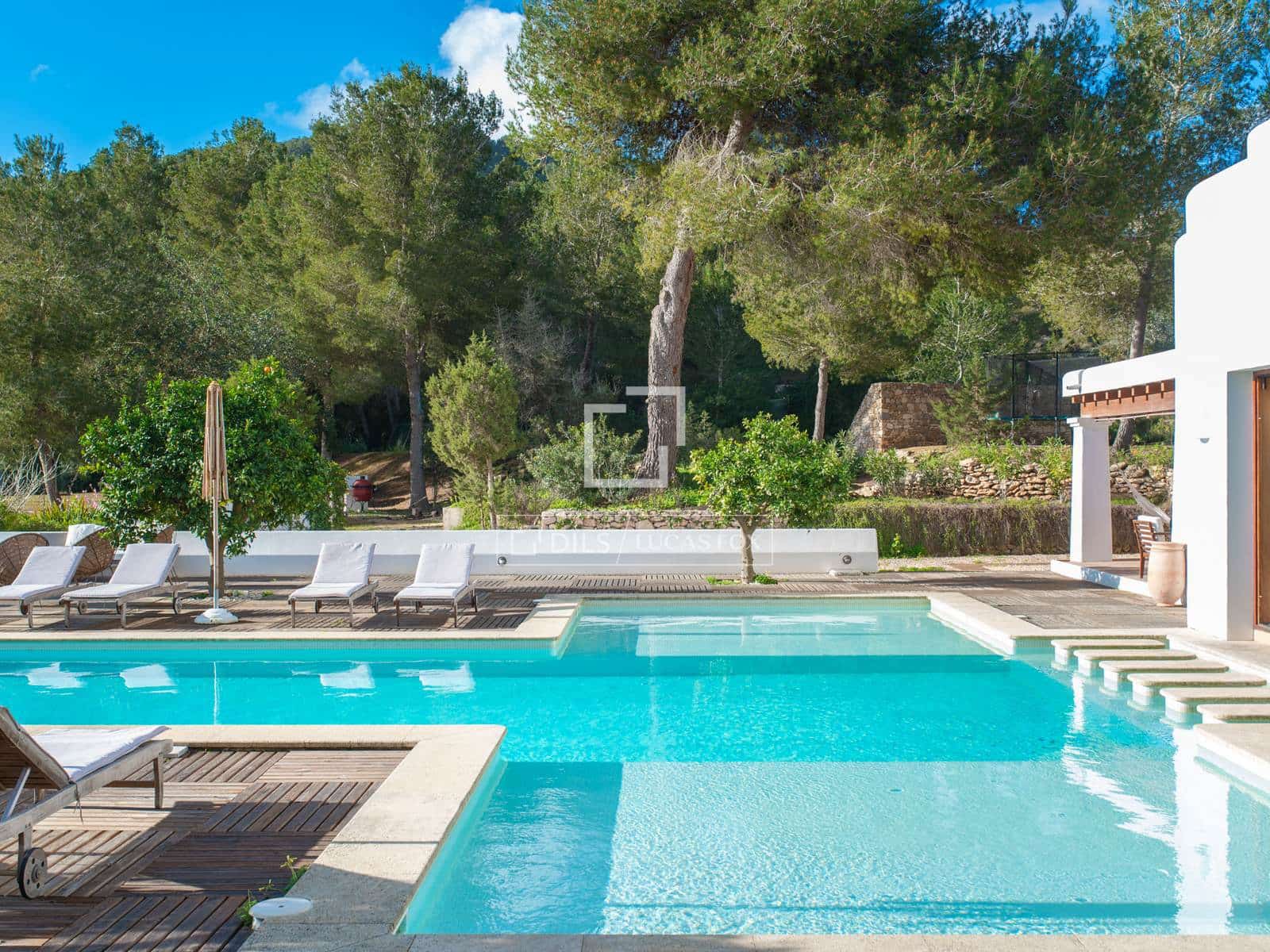 5 bedroom Villa for sale in Nuestra Senora de Jesus with pool garage - € 8,200,000 (Ref: 9696867)