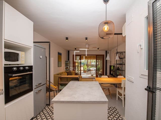 3 bedroom Apartment for sale in Platja d'Aro, Castell-Platja d'Aro - € 325,000 (Ref: 9696870)