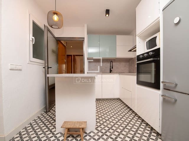 3 bedroom Apartment for sale in Platja d'Aro, Castell-Platja d'Aro - € 325,000 (Ref: 9696870)