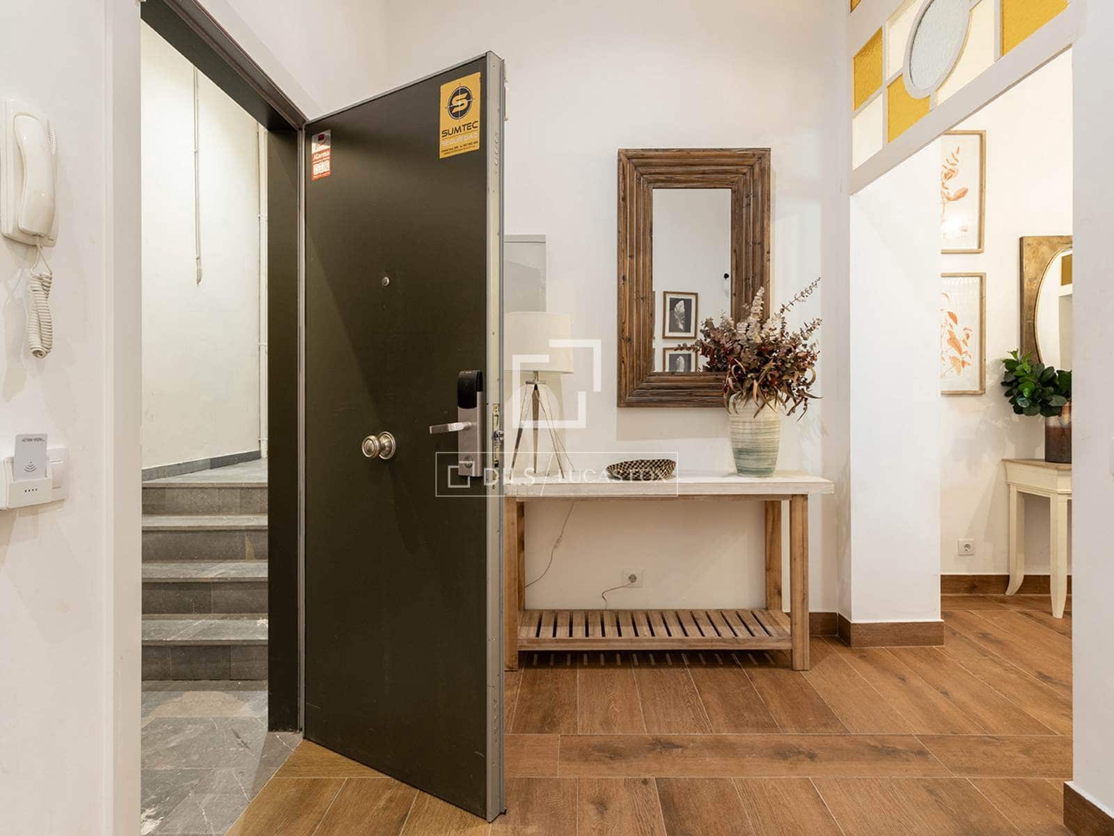 2 soveværelse Lejlighed til salg i Barcelona by - € 635.000 (Ref: 9697752)