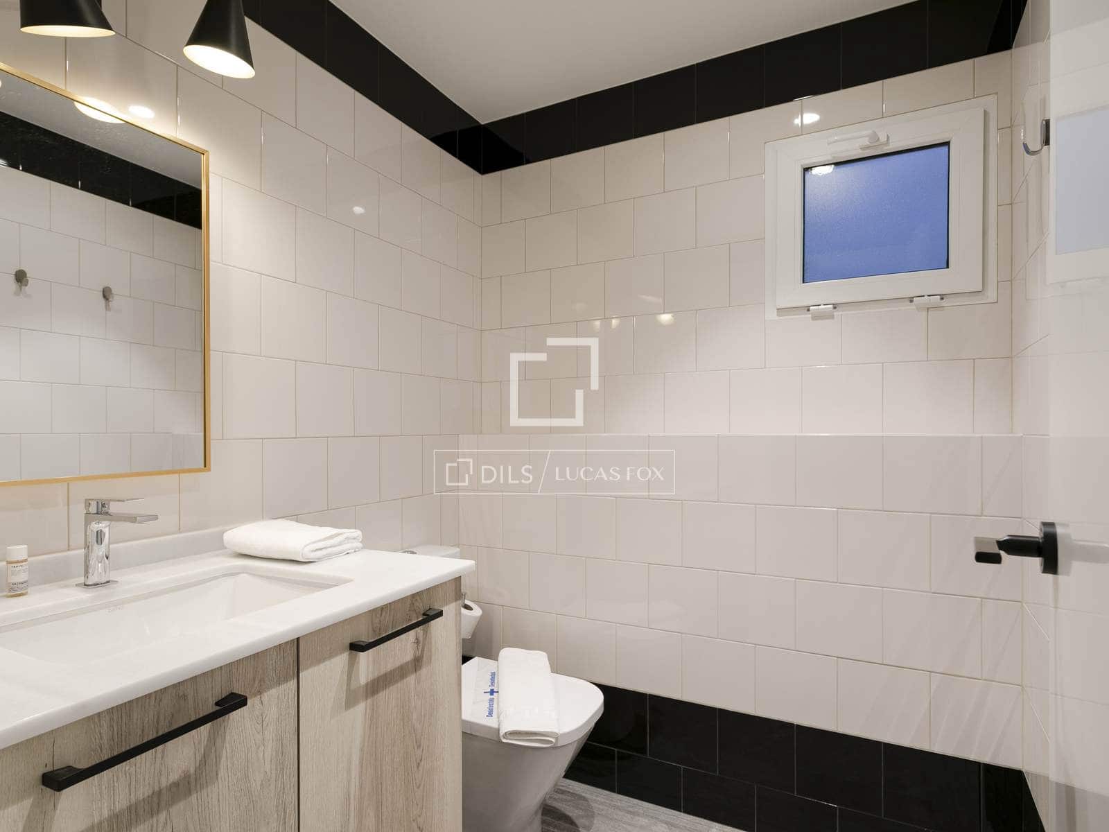3 bedroom Apartment for sale in Barcelona city - € 535,000 (Ref: 9697754)