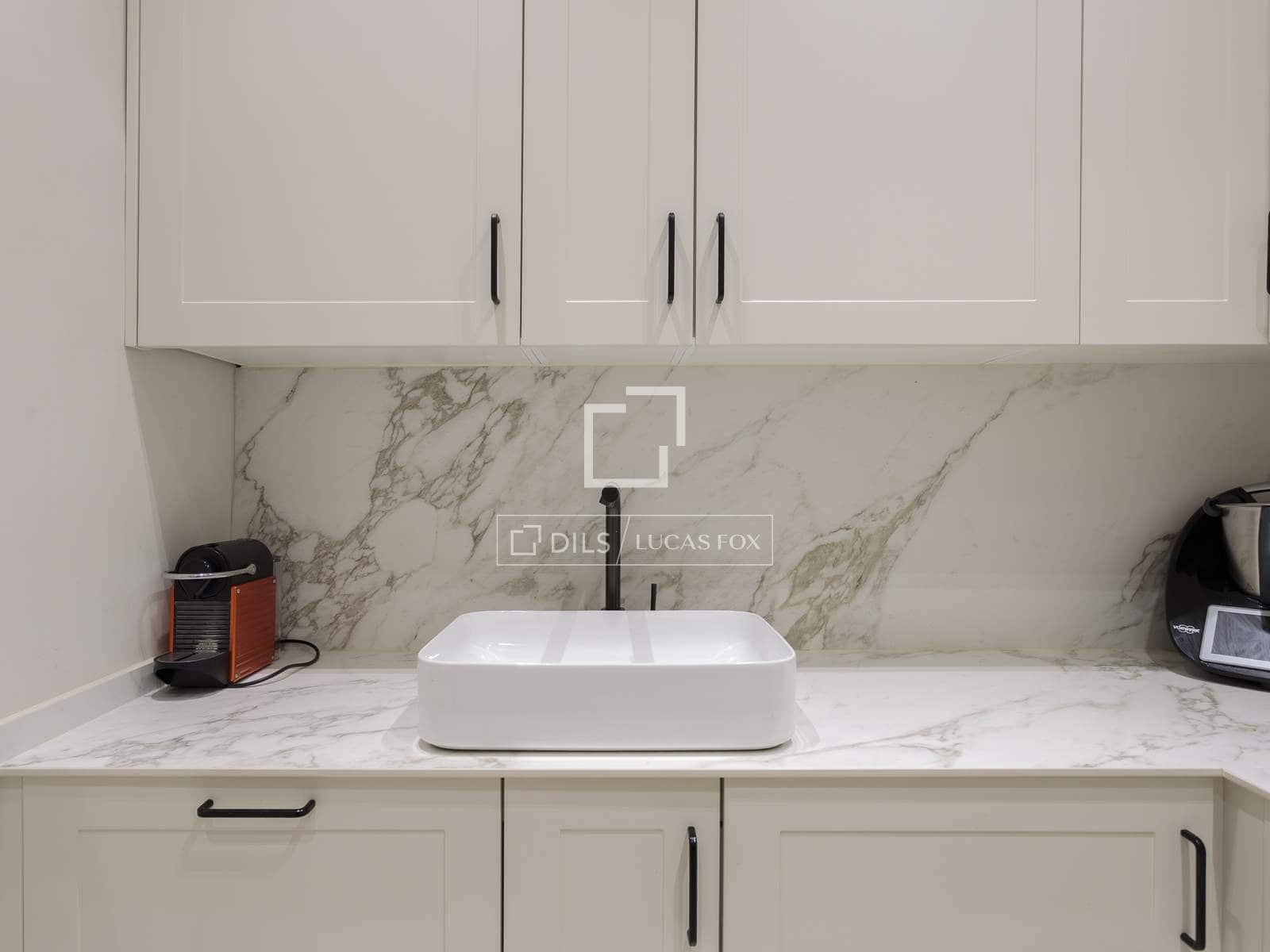 2 soverom Leilighet til leie i Madrid by - € 2 200 (Ref: 9697822)