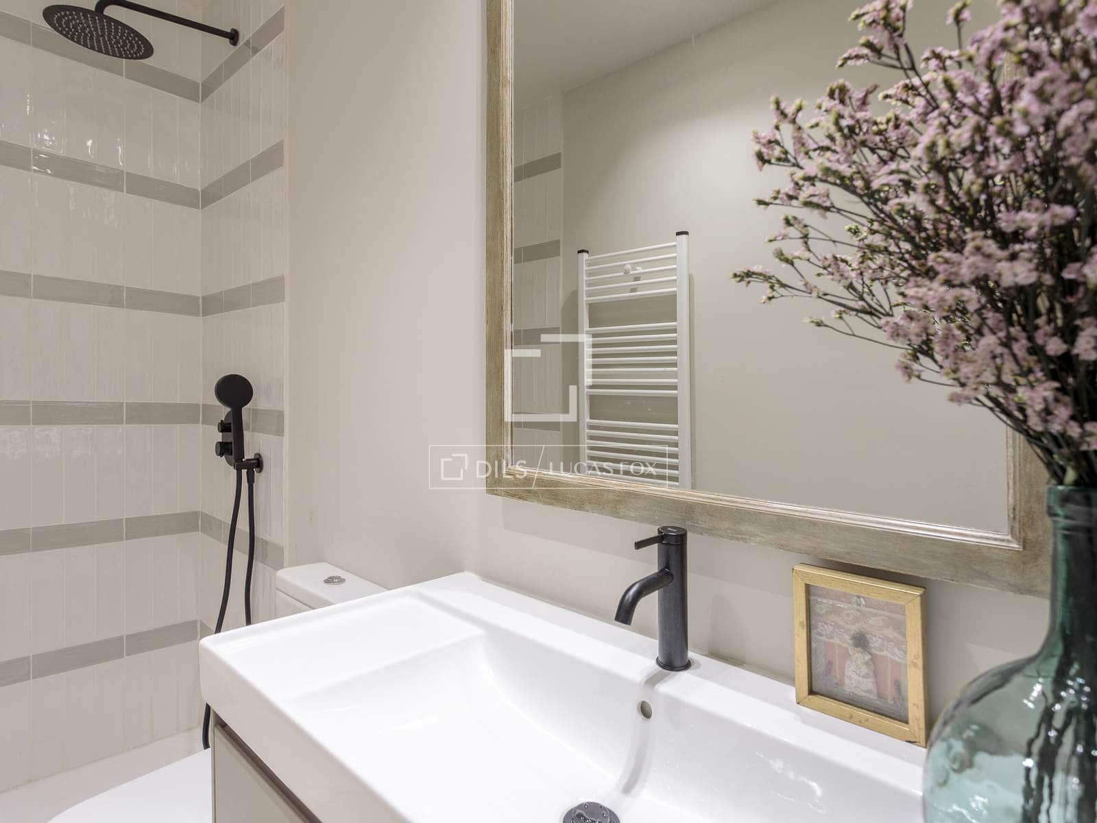 2 soverom Leilighet til leie i Madrid by - € 2 200 (Ref: 9697822)