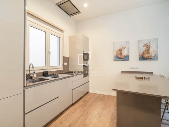 Apartamento de 4 habitaciones en Barcelona ciudad en venta - 1.050.000 € (Ref: 9697823)