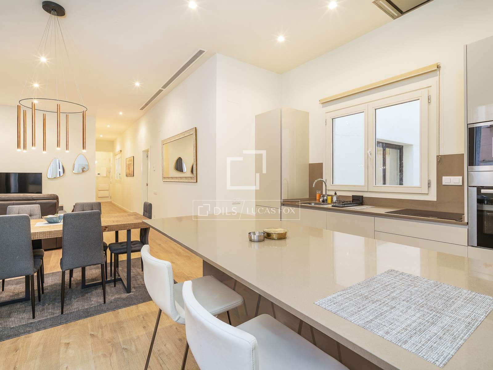 Apartamento de 4 habitaciones en Barcelona ciudad en venta - 1.050.000 € (Ref: 9697823)