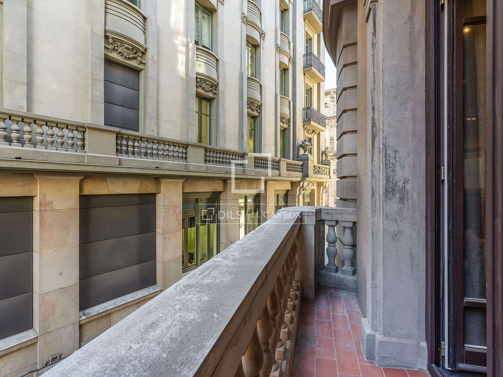 Apartamento de 4 habitaciones en Barcelona ciudad en venta - 1.050.000 € (Ref: 9697823)