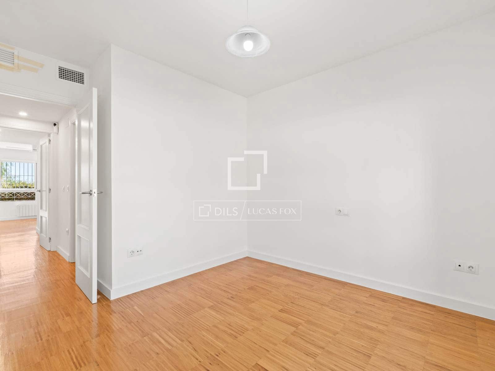 3 bedroom Apartment for sale in Alicante / Alacant city with pool garage - € 590,000 (Ref: 9699229)