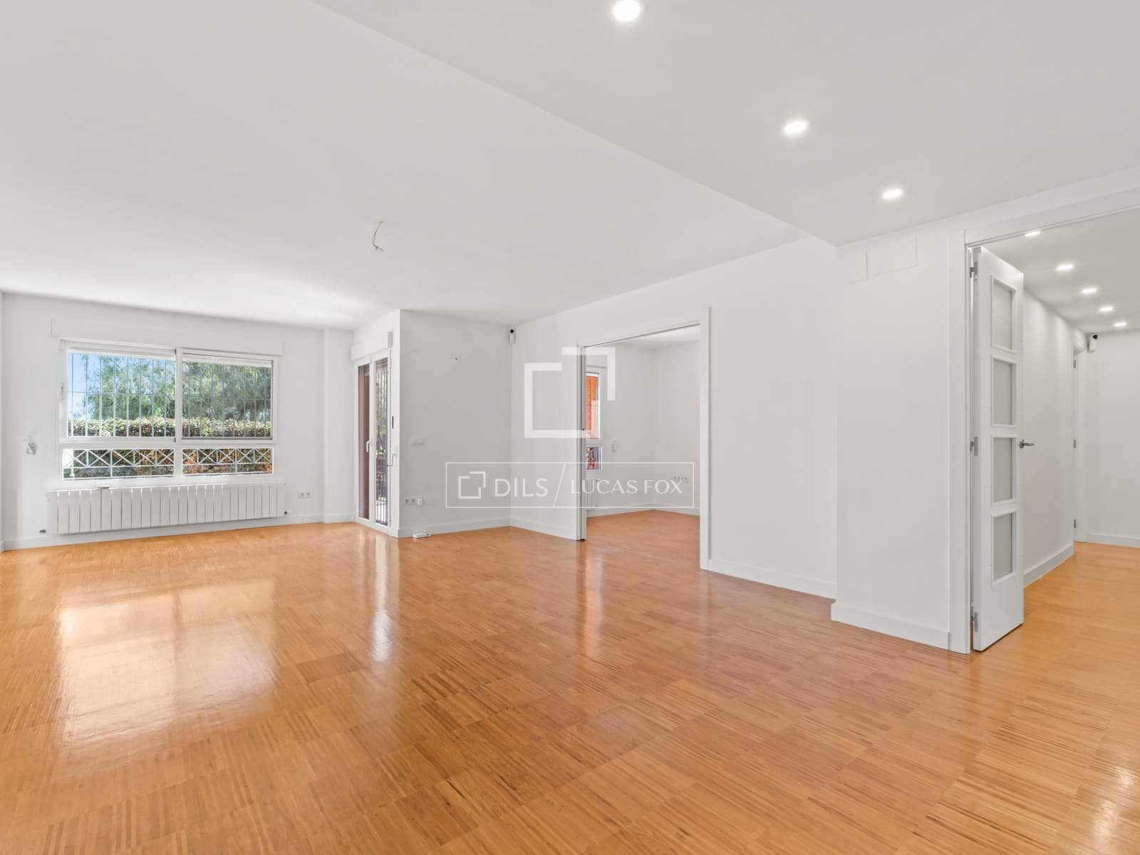 3 bedroom Apartment for sale in Alicante / Alacant city with pool garage - € 590,000 (Ref: 9699229)