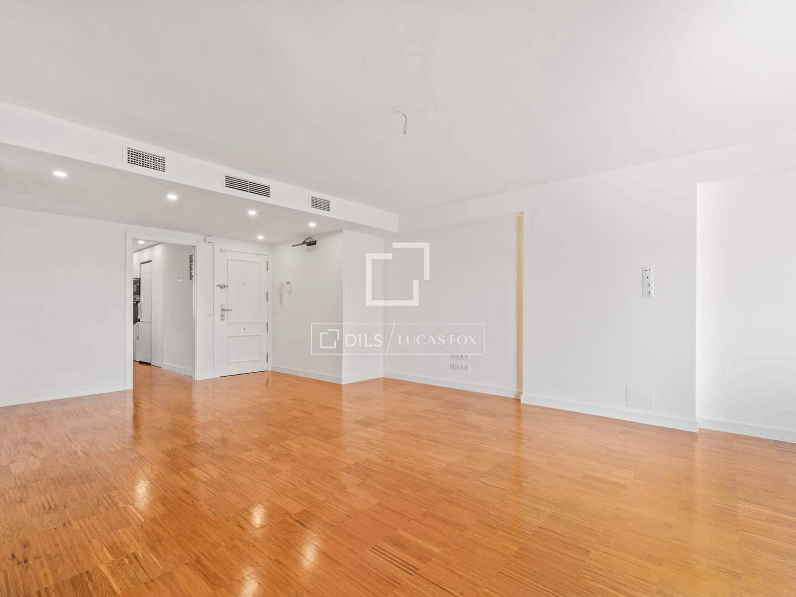 3 bedroom Apartment for sale in Alicante / Alacant city with pool garage - € 590,000 (Ref: 9699229)