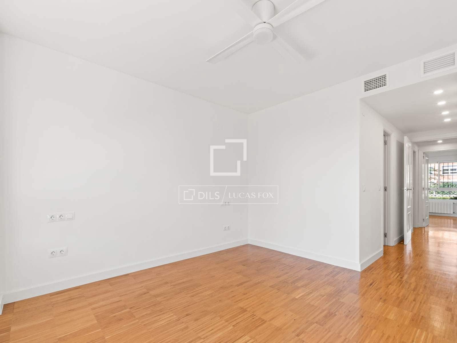 3 bedroom Apartment for sale in Alicante / Alacant city with pool garage - € 590,000 (Ref: 9699229)