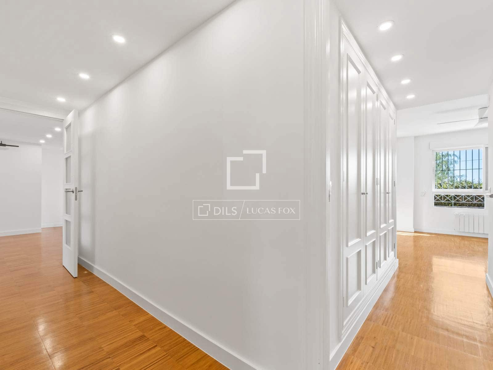 3 bedroom Apartment for sale in Alicante / Alacant city with pool garage - € 590,000 (Ref: 9699229)