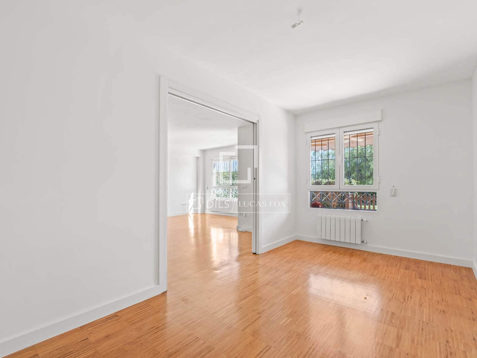 3 bedroom Apartment for sale in Alicante / Alacant city with pool garage - € 590,000 (Ref: 9699229)