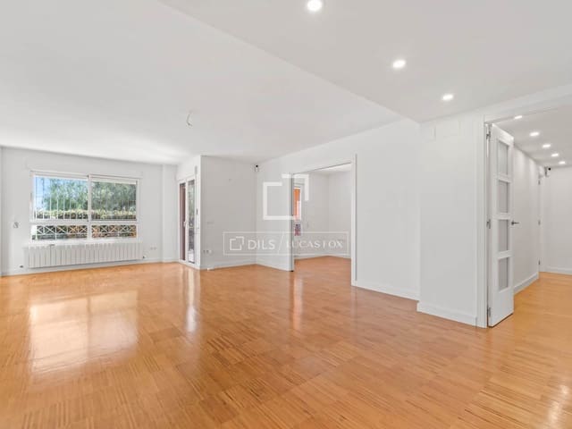 3 makuuhuone Huoneisto myytävänä paikassa Alicante kaupunki mukana uima-altaan 
autotalli - 590 000 € (Ref: 9699229)