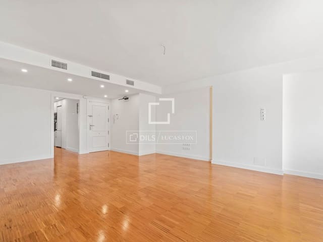 3 makuuhuone Huoneisto myytävänä paikassa Alicante kaupunki mukana uima-altaan 
autotalli - 590 000 € (Ref: 9699229)