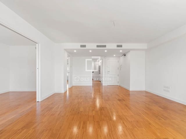 3 makuuhuone Huoneisto myytävänä paikassa Alicante kaupunki mukana uima-altaan 
autotalli - 590 000 € (Ref: 9699229)