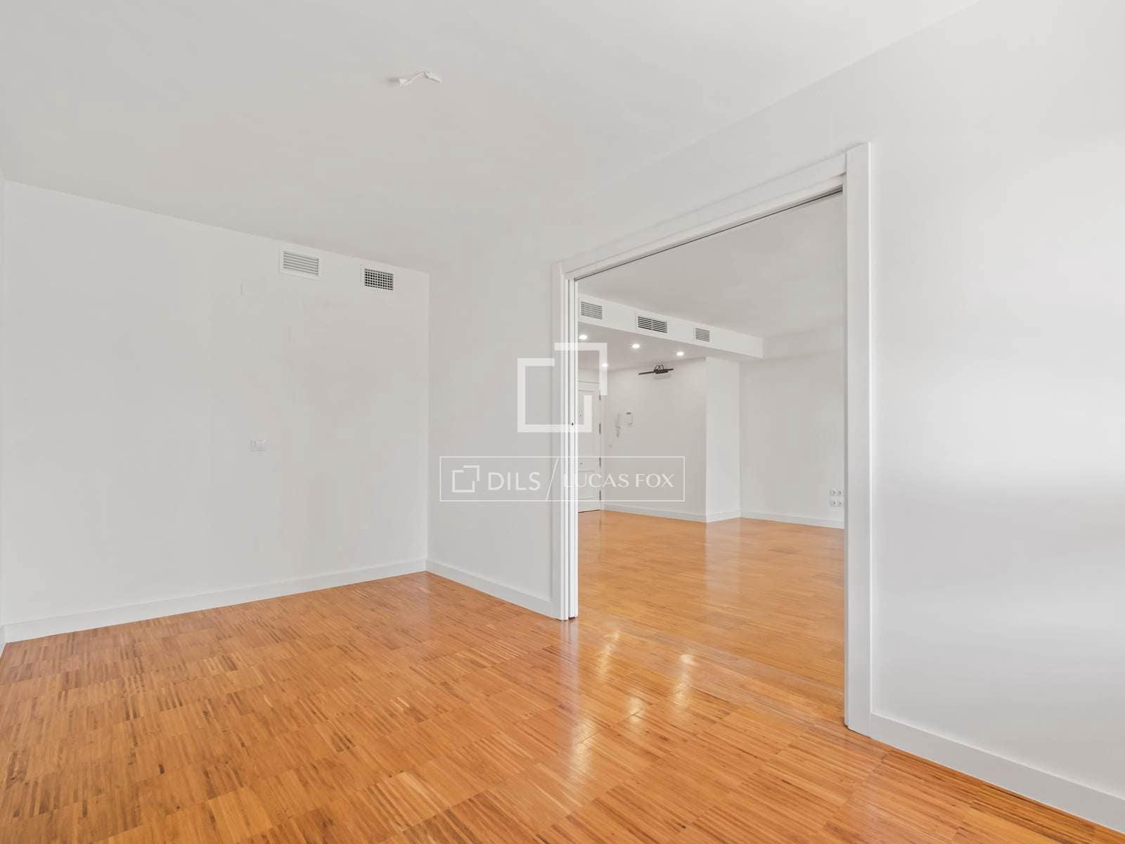 3 bedroom Apartment for sale in Alicante / Alacant city with pool garage - € 590,000 (Ref: 9699229)