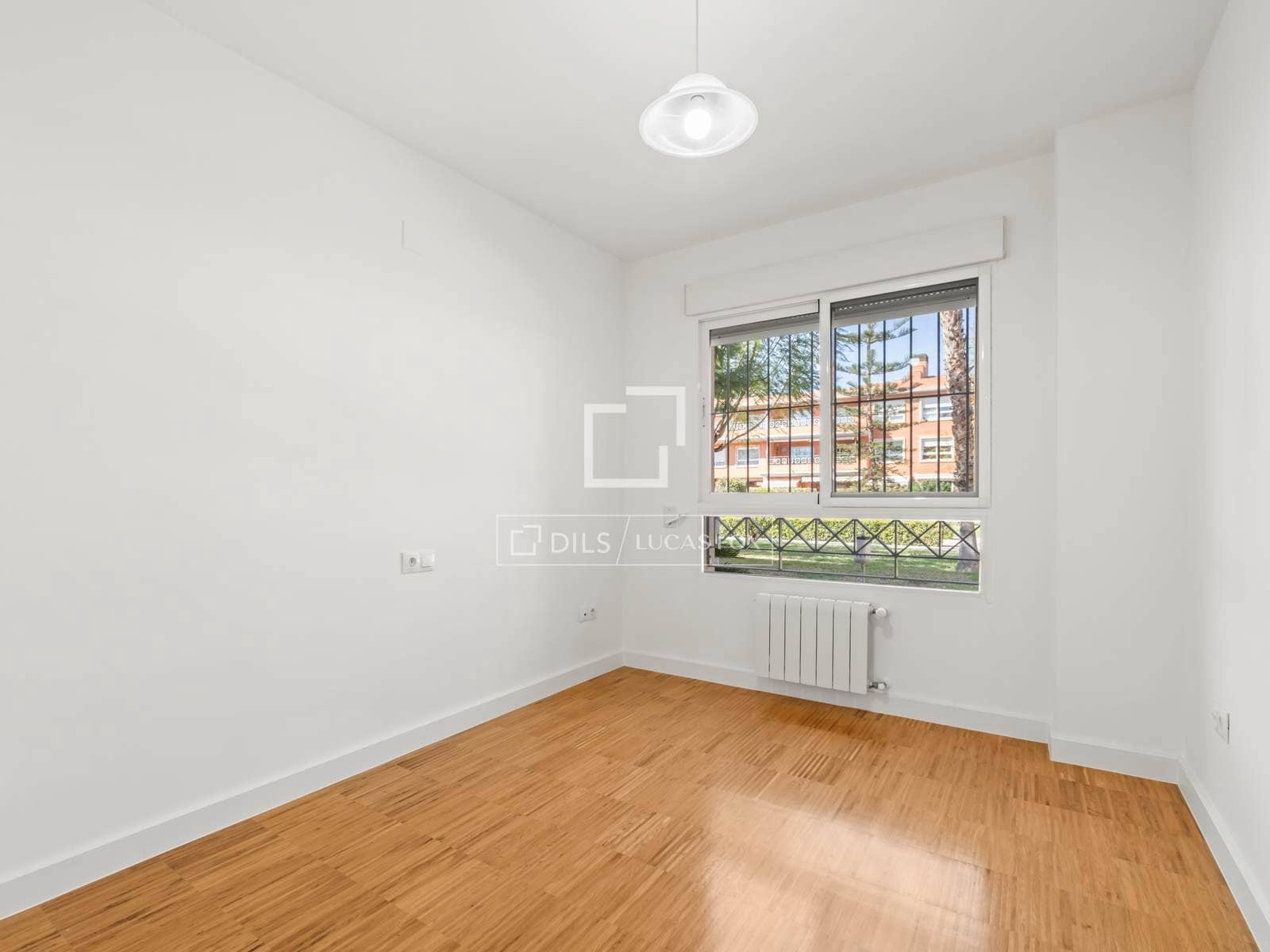 3 bedroom Apartment for sale in Alicante / Alacant city with pool garage - € 590,000 (Ref: 9699229)