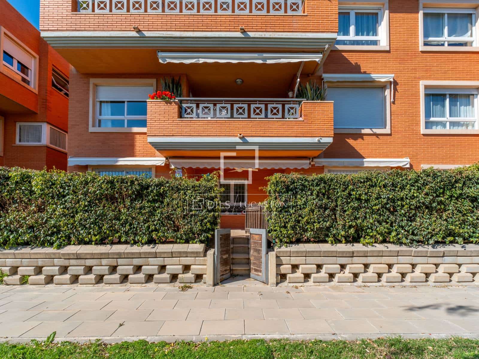 3 bedroom Apartment for sale in Alicante / Alacant city with pool garage - € 590,000 (Ref: 9699229)