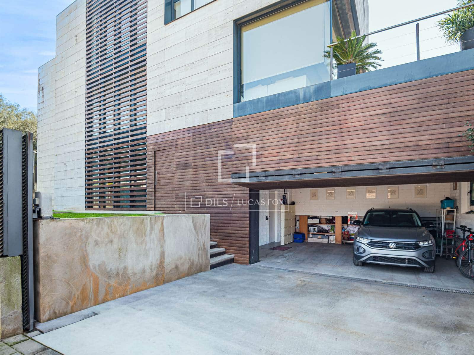 6 bedroom Villa for sale in Valldoreix with pool garage - € 1,950,000 (Ref: 9699231)