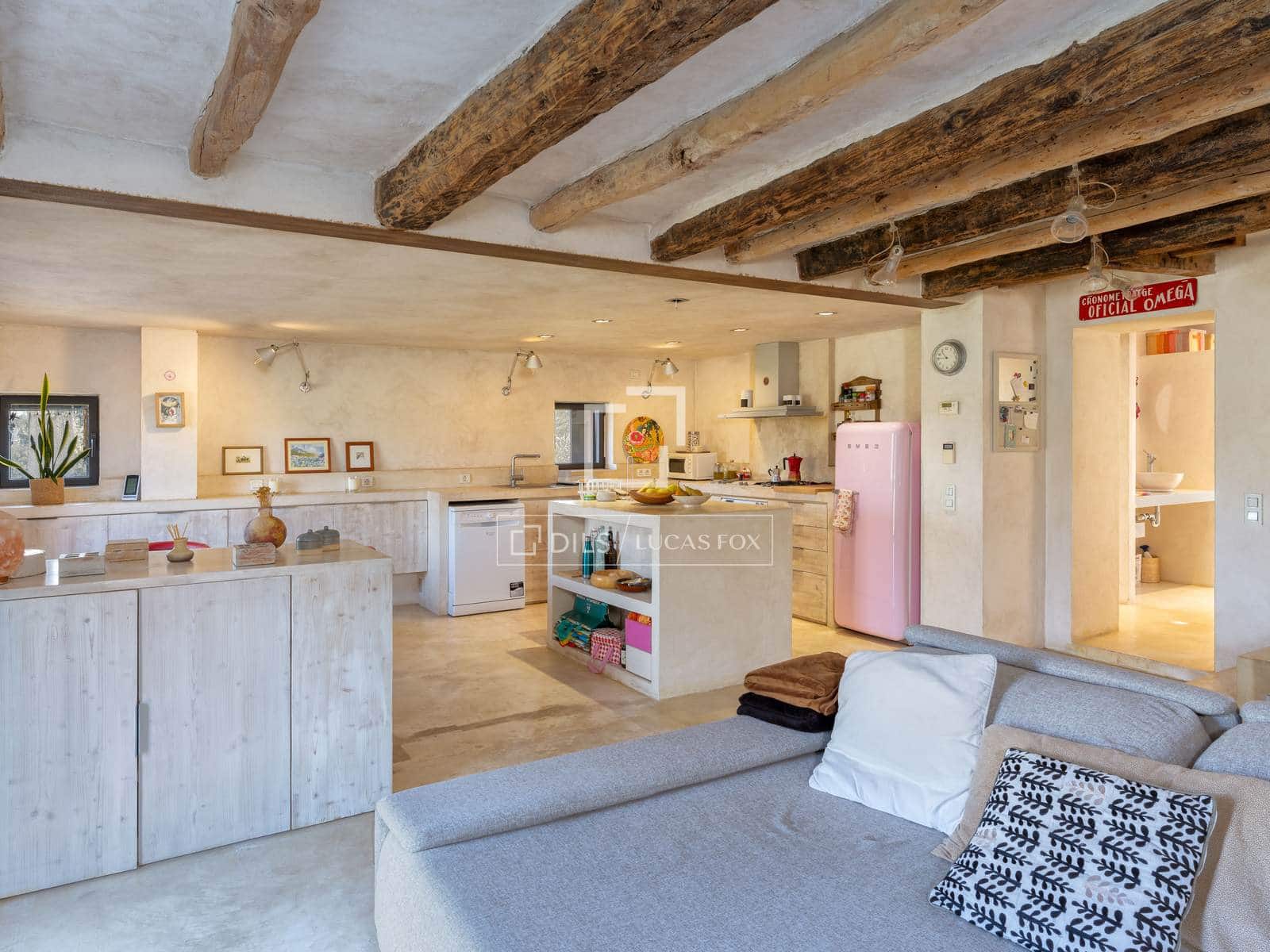 8 bedroom Finca/Country House for sale in Orfes with pool - € 2,200,000 (Ref: 9699676)