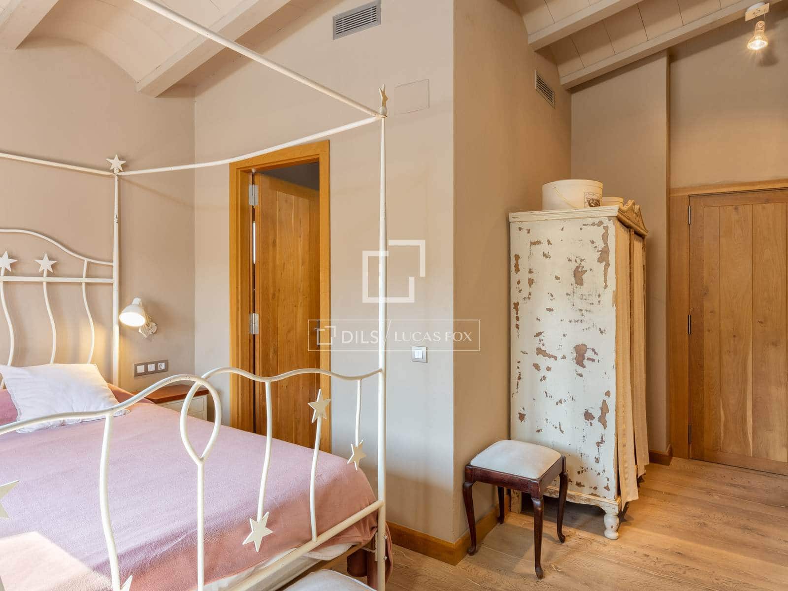 8 bedroom Finca/Country House for sale in Orfes with pool - € 2,200,000 (Ref: 9699676)