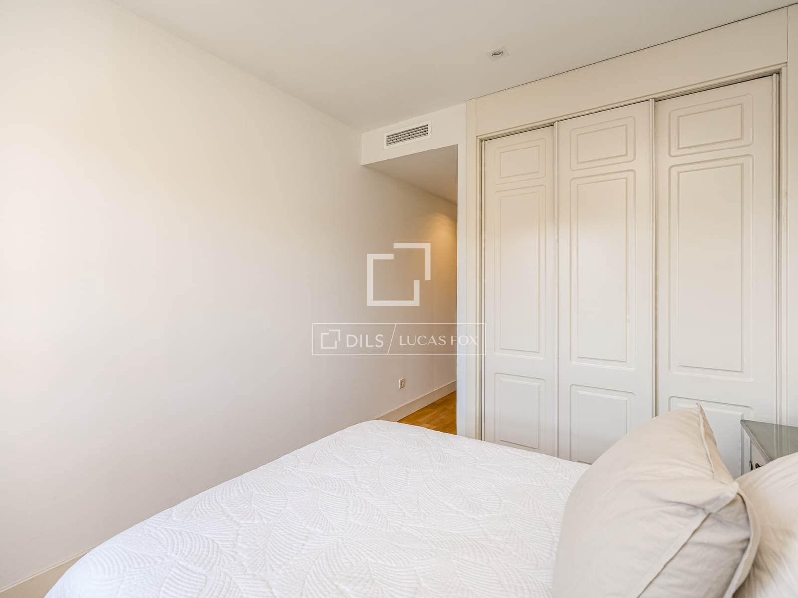 4 bedroom Apartment for sale in Madrid city with pool garage - € 1,089,000 (Ref: 9699677)