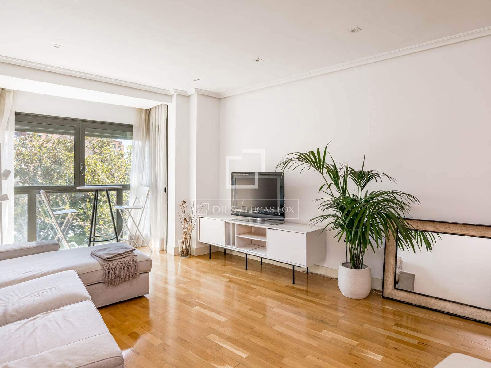 4 bedroom Apartment for sale in Madrid city with pool garage - € 1,089,000 (Ref: 9699677)