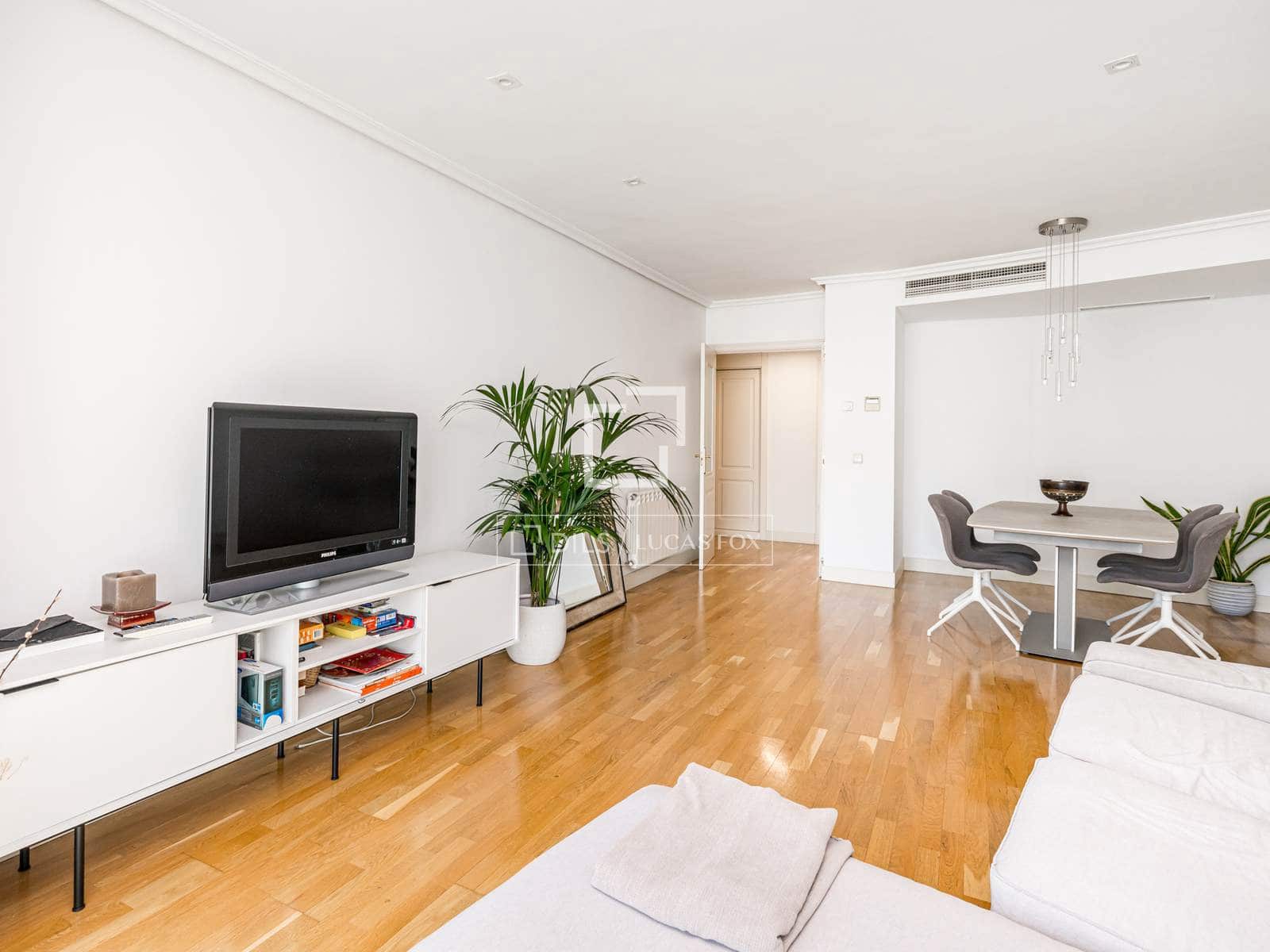 4 bedroom Apartment for sale in Madrid city with pool garage - € 1,089,000 (Ref: 9699677)