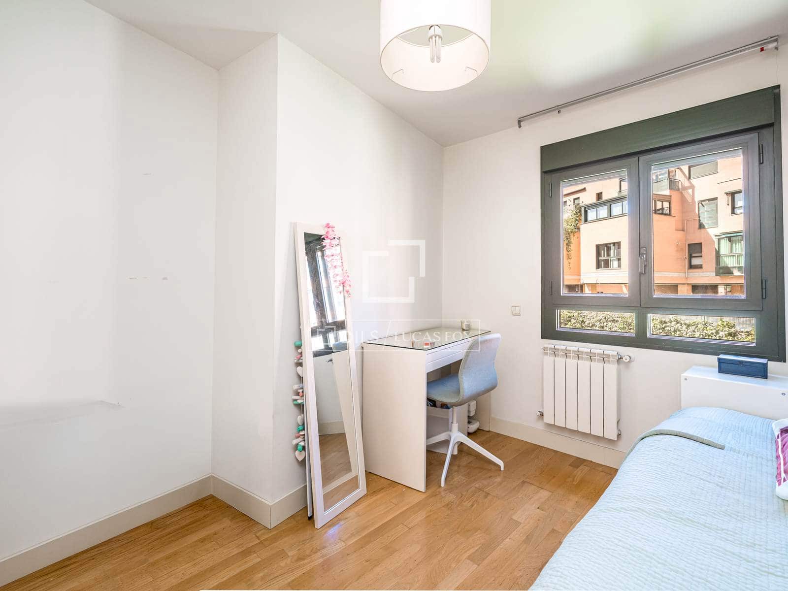 4 bedroom Apartment for sale in Madrid city with pool garage - € 1,089,000 (Ref: 9699677)