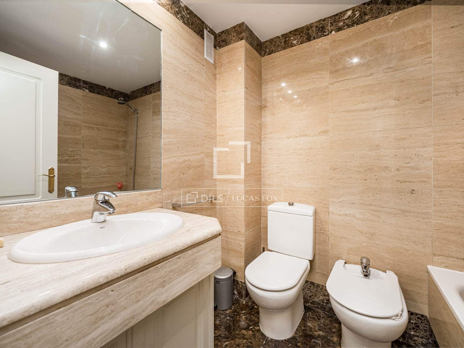 4 bedroom Apartment for sale in Madrid city with pool garage - € 1,089,000 (Ref: 9699677)