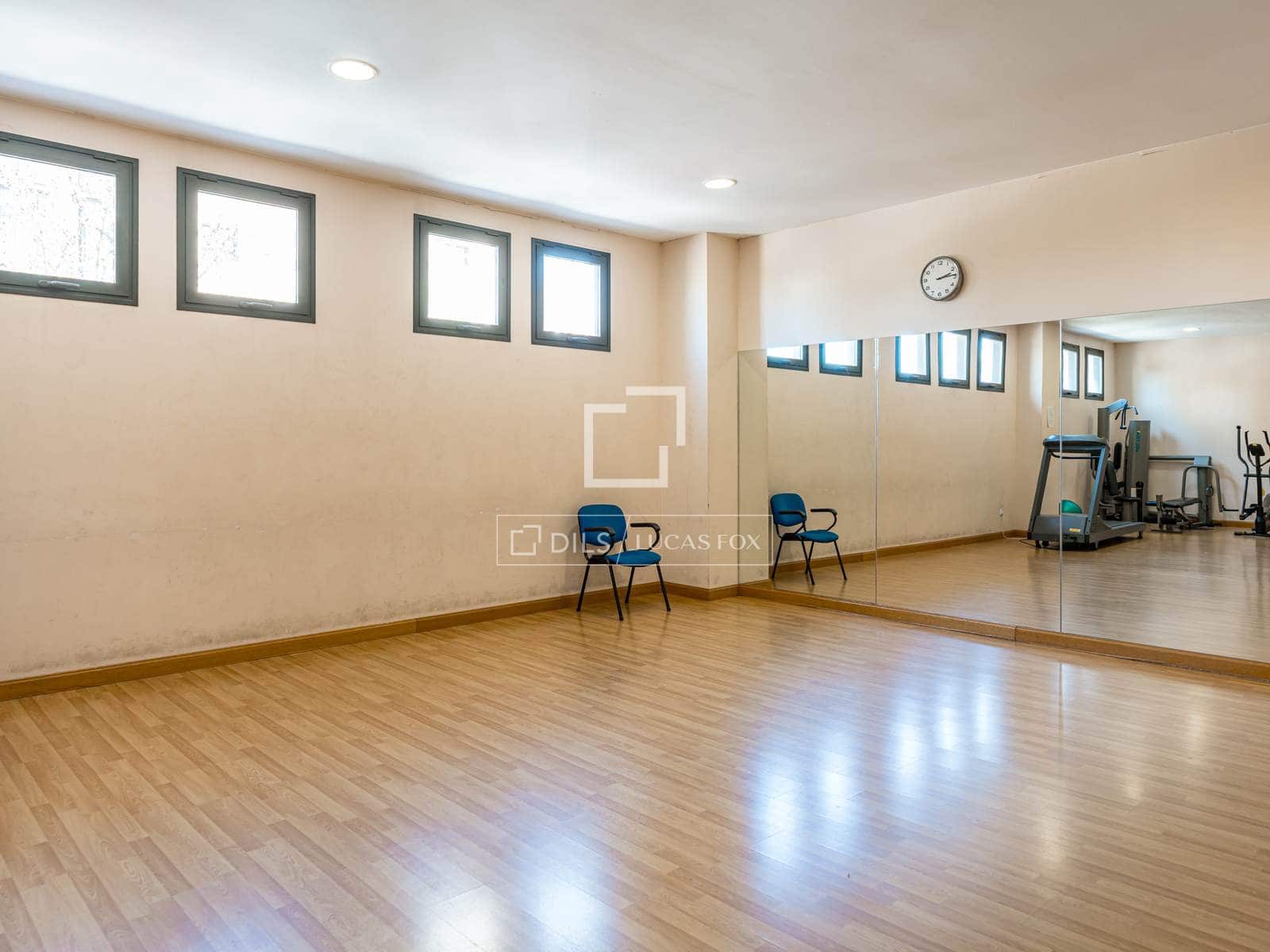 4 bedroom Apartment for sale in Madrid city with pool garage - € 1,089,000 (Ref: 9699677)