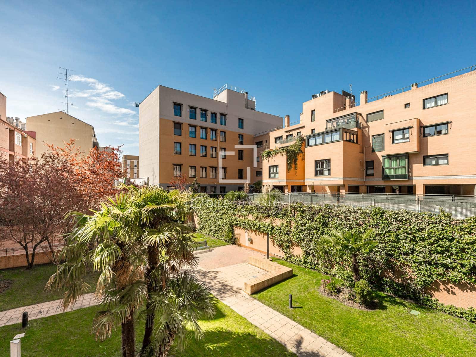 4 bedroom Apartment for sale in Madrid city with pool garage - € 1,089,000 (Ref: 9699677)