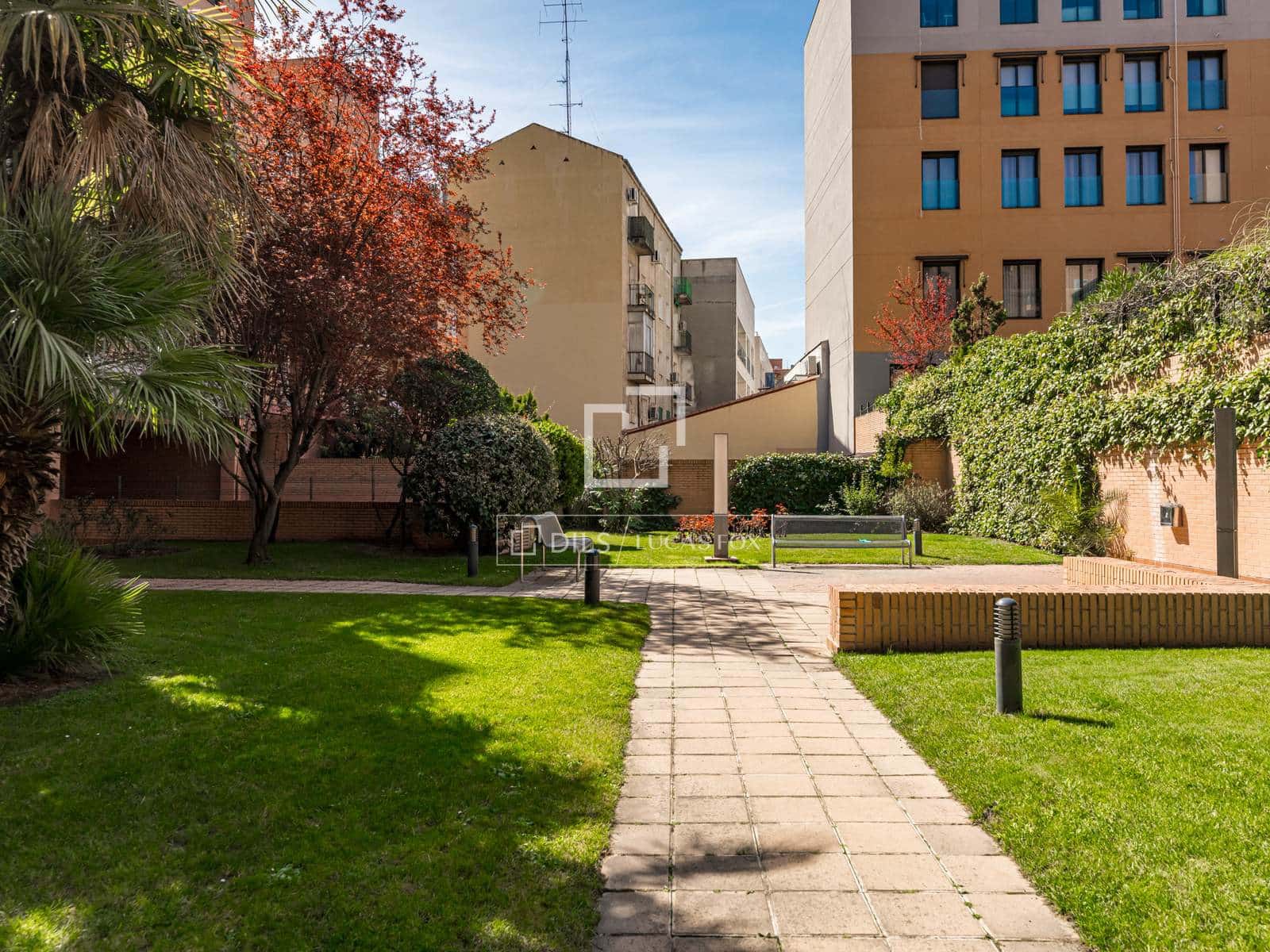 4 bedroom Apartment for sale in Madrid city with pool garage - € 1,089,000 (Ref: 9699677)