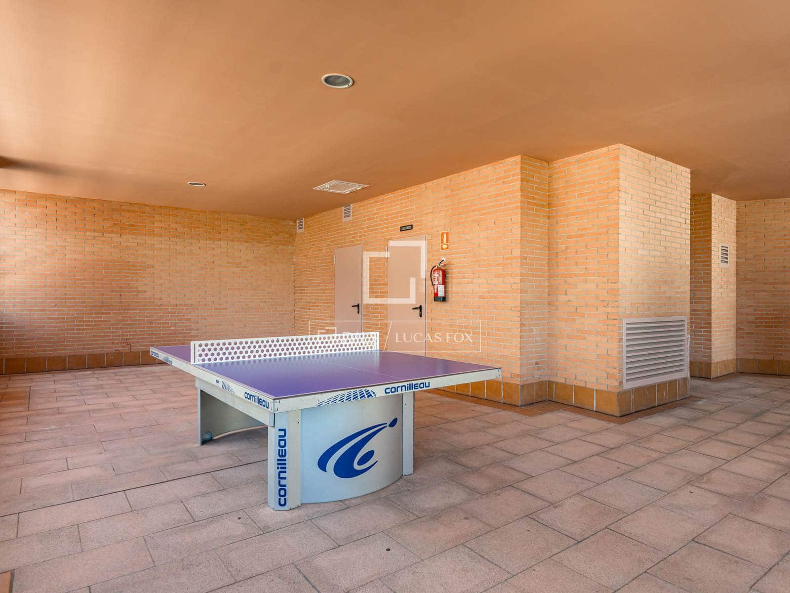 4 bedroom Apartment for sale in Madrid city with pool garage - € 1,089,000 (Ref: 9699677)