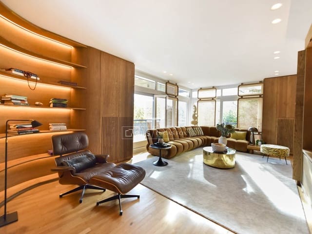 Apartamento de 4 habitaciones en Barcelona ciudad en venta con garaje - 1.990.000 € (Ref: 9699678)