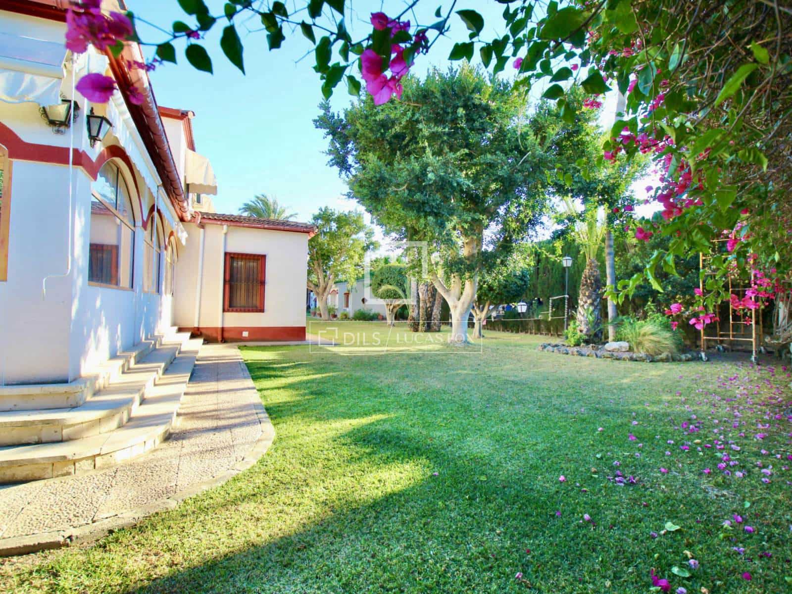 7 bedroom Villa for sale in La Font with garage - € 890,000 (Ref: 9699961)