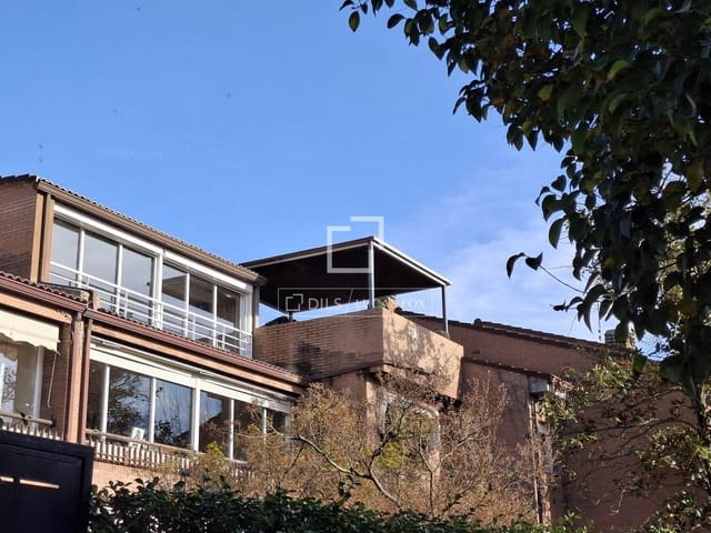 4 makuuhuone Huoneisto myytävänä paikassa Alcobendas mukana uima-altaan 
autotalli - 1 650 000 € (Ref: 9699964)