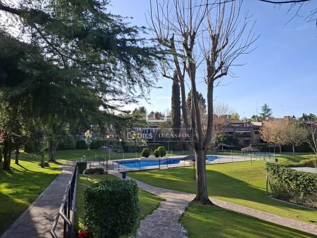 4 makuuhuone Huoneisto myytävänä paikassa Alcobendas mukana uima-altaan 
autotalli - 1 650 000 € (Ref: 9699964)