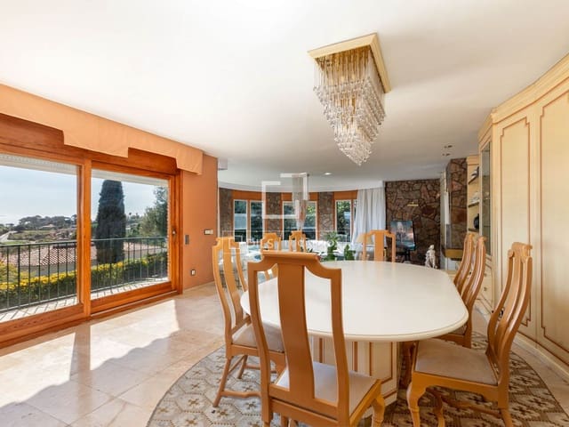 4 slaapkamer Villa te koop in Blanes met garage - € 1.575.000 (Ref: 9700059)