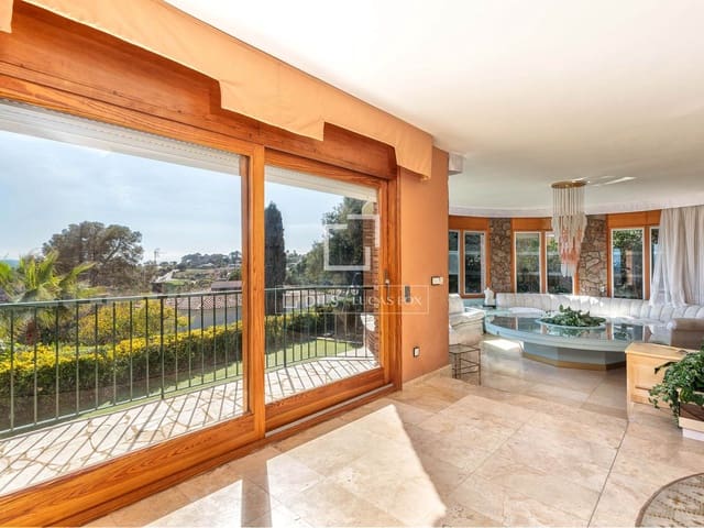 4 slaapkamer Villa te koop in Blanes met garage - € 1.575.000 (Ref: 9700059)