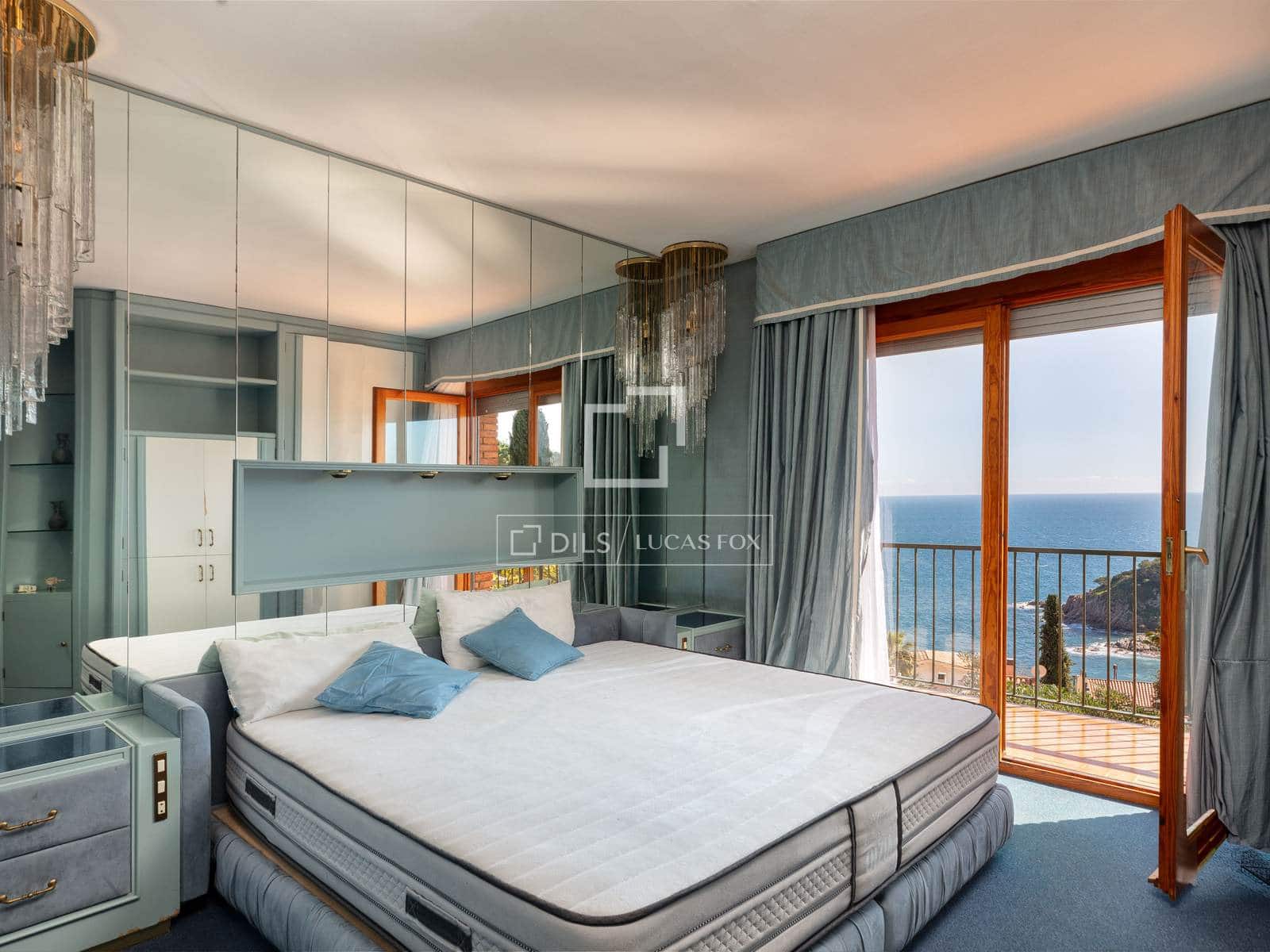 4 bedroom Villa for sale in Blanes with garage - € 1,575,000 (Ref: 9700059)