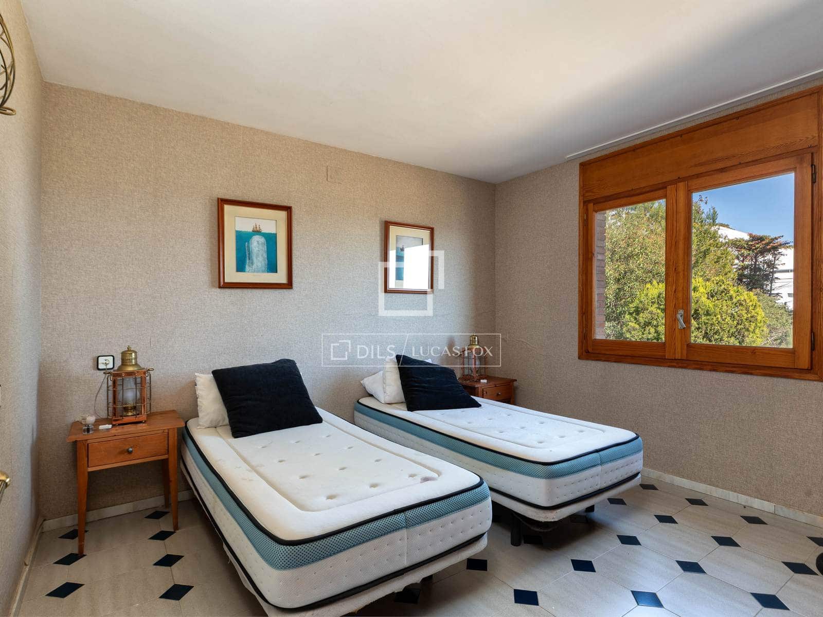 4 bedroom Villa for sale in Blanes with garage - € 1,575,000 (Ref: 9700059)