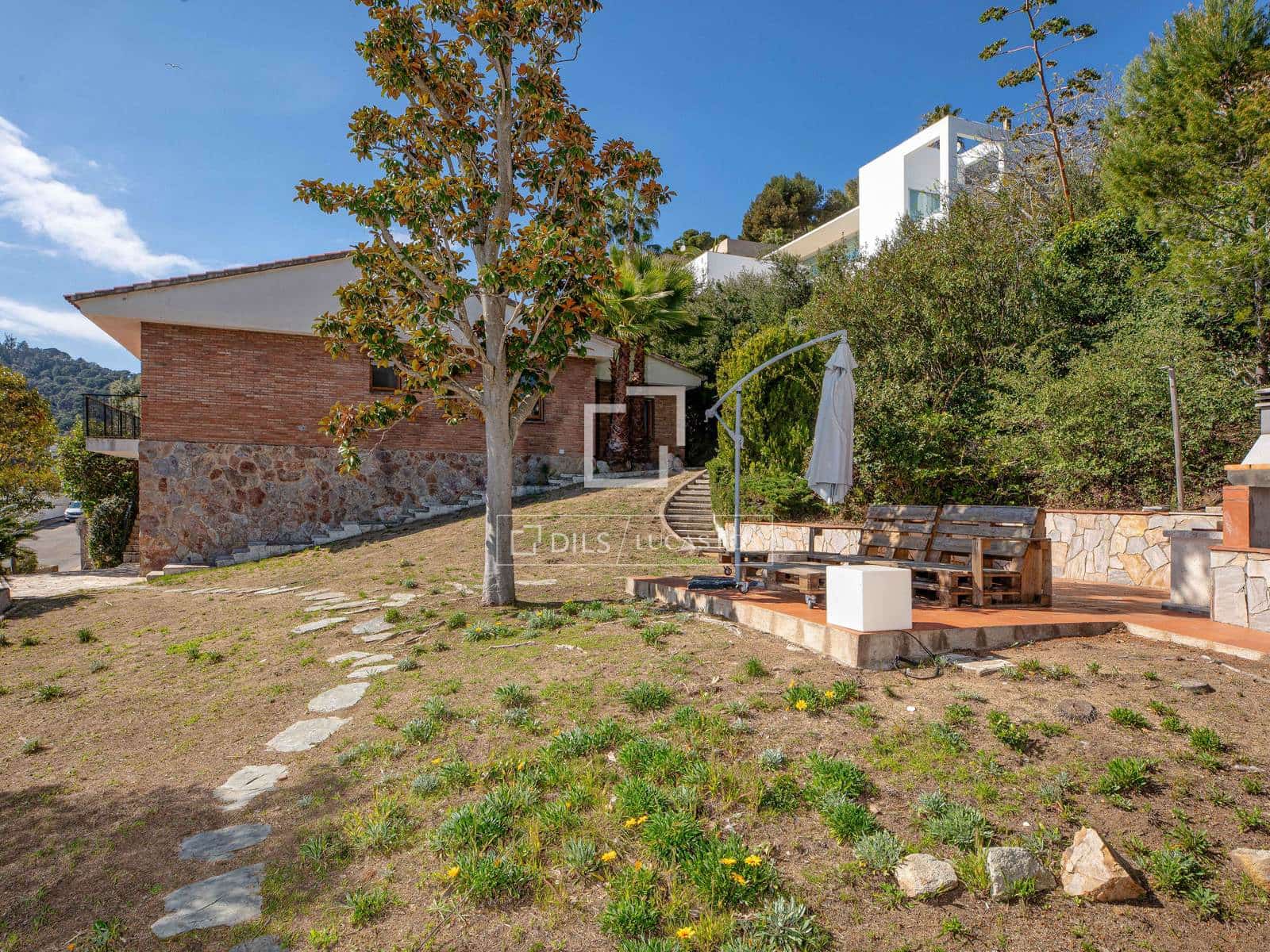 4 bedroom Villa for sale in Blanes with garage - € 1,575,000 (Ref: 9700059)